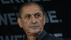 - Ramón Díaz, técnico do Corinthians