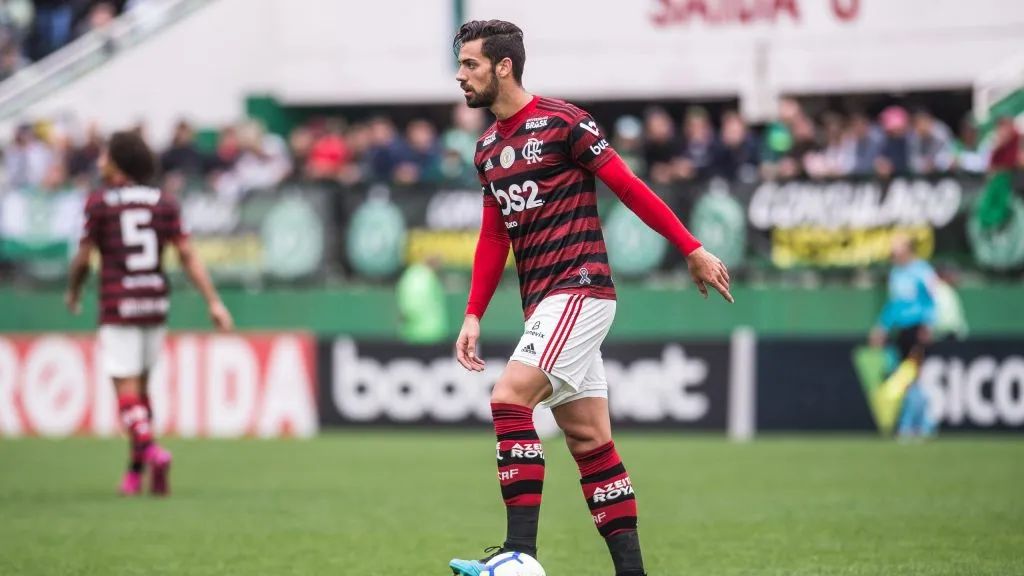 Retorno de Pablo Marí no Flamengo vem sendo avaliado pela diretoria – Foto: Ricardo Luis Artifon/AGIF