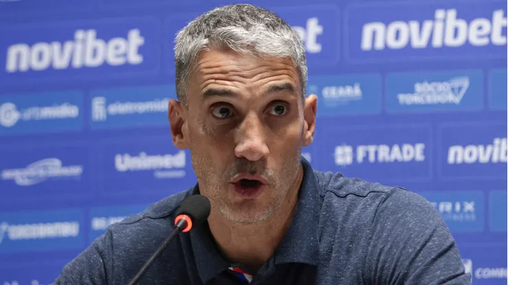 Juan Pablo Vojvoda em entrevista coletiva após partida entre Athletico-PR e Fortaleza, pelo Campeonato Brasileiro, na Ligga Arena.