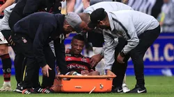 De La Cruz, jogador do Flamengo, deixa partida contra o Corinthians no estádio Arena Corinthians pelo campeonato Copa Do Brasil 2024