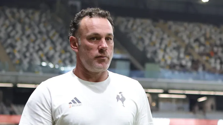 Gabriel Milito recebe recado de ídolo atleticano antes de River Plate x Atlético-MG