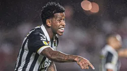 Zagueiro Gil tem contrato acabando no Peixe e há expectativa para saber seu futuro