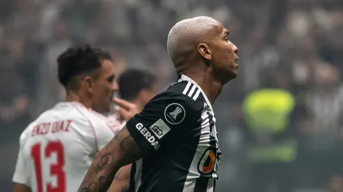 Deyverson, jogador do Atlético, durante partida contra o River Plate no estadio Arena MRV pelo campeonato Copa Libertadores 2024.