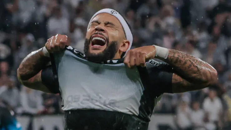 Ídolo do Corinthians reprovou atitude de Memphis Depay.