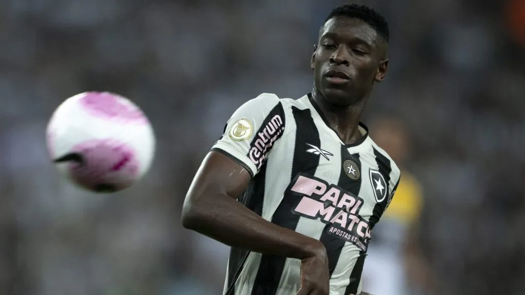 Luiz Henrique, durante partida. Foto: Jorge Rodrigues/AGIF