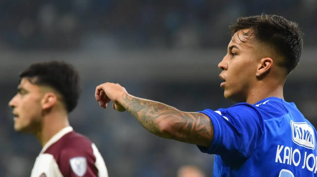 Foto: IMAGO / TheNews2 – Cruzeiro de Kaio Jorge teve resultado ruim na ida e busca classificação na Sula fora de casa.