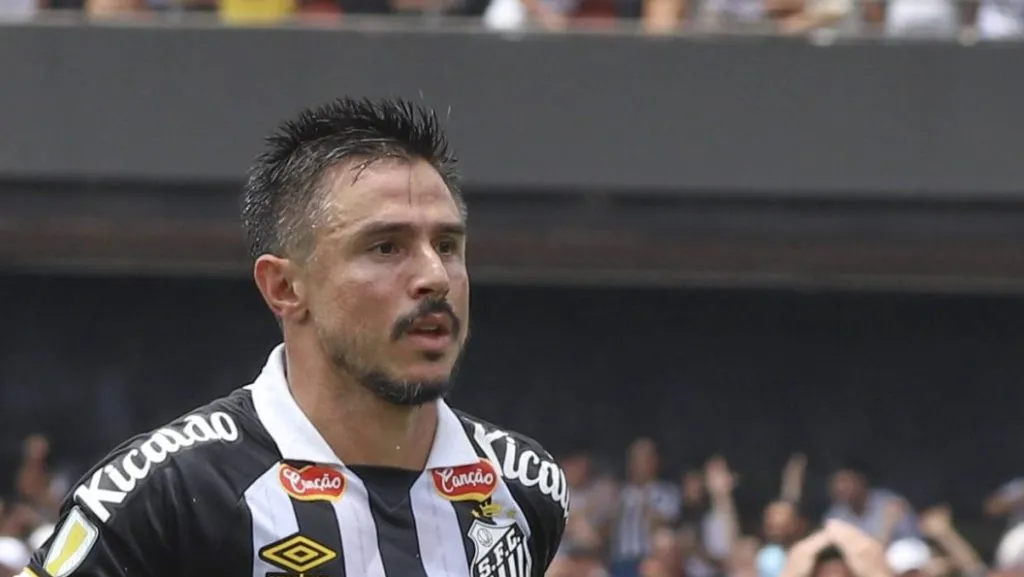 Foto: Leco Viana/Thenews2/imago images – Após renovar com Willian Bigode, Marcelo Teixeira prepara manutenção de Giuliano no elenco.