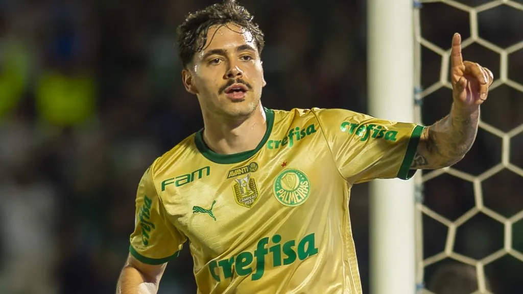 Maurício comemorando. Foto: Anderson Romão/AGIF