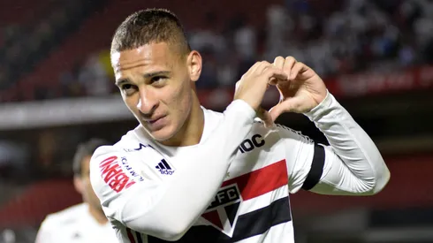 Antony foi revelado pelo São Paulo - Foto: Bruno Ulivieri/AGIF.