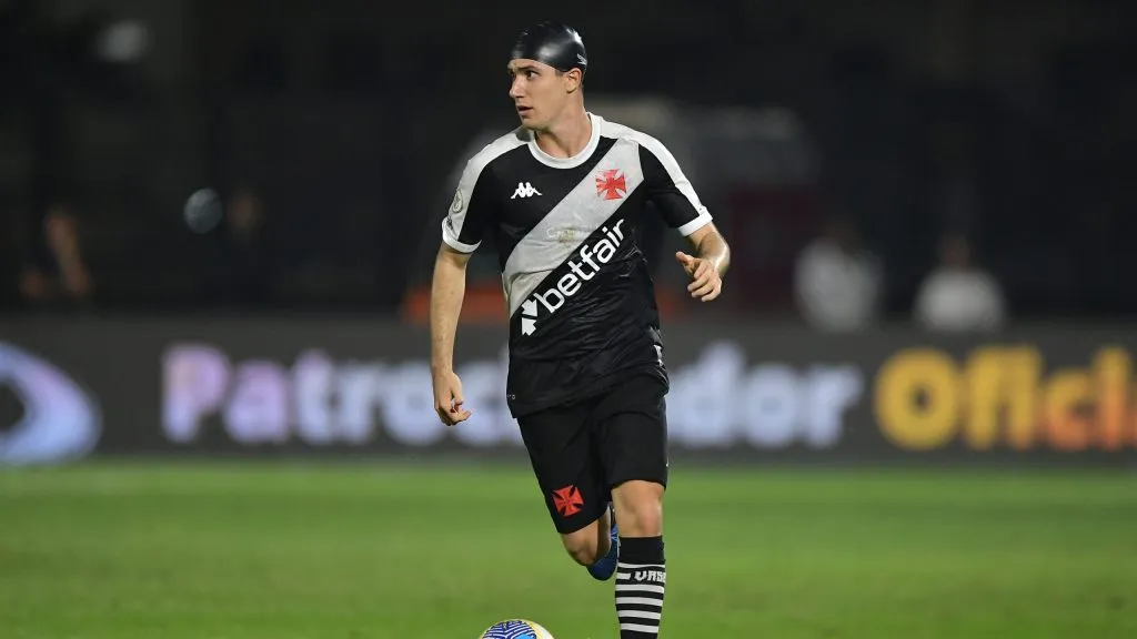 Lucas Piton faz revelação sobre os bastidores do Vasco – Foto: Thiago Ribeiro/AGIF