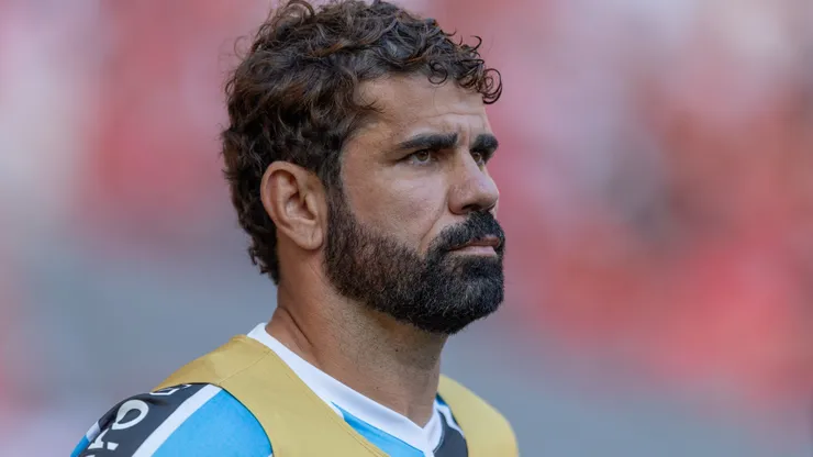 Diego Costa durante partida entre Internacional e Grêmio, no Beira-Rio, pelo Campeonato Brasileiro.