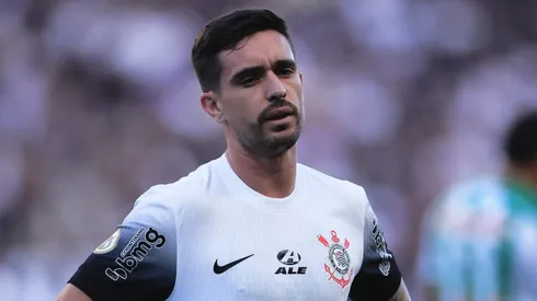 Igor Coronado recebeu o 3º amarelo e não joga diante do Palmeiras.