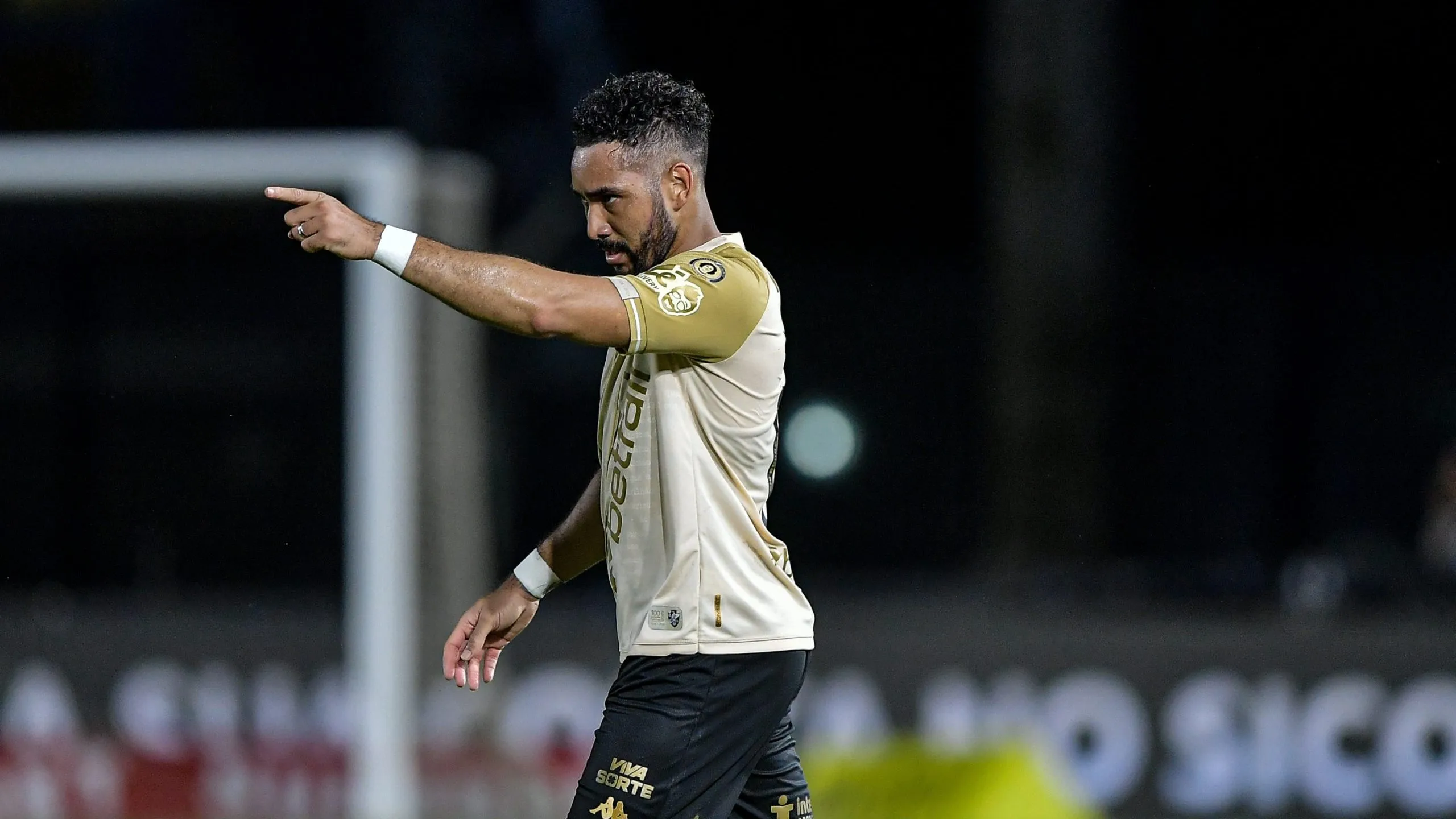 Payet comemora gol contra o Bahia. Foto: Thiago Ribeiro/AGIF