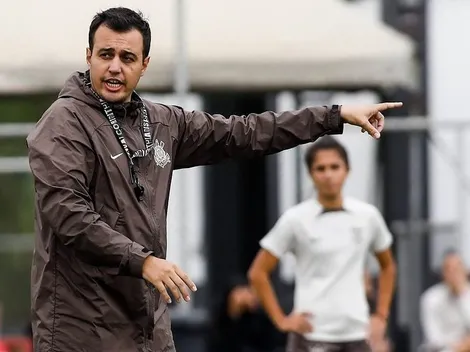 Corinthians Feminino treina para semifinal, e torcida clama por Paulinha