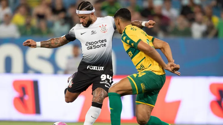 Depay jogador do Corinthians durante partida contra o Cuiabá na Arena Pantanal pelo Campeonato Brasileiro A 2024. Foto: Gil Gomes/AGIF