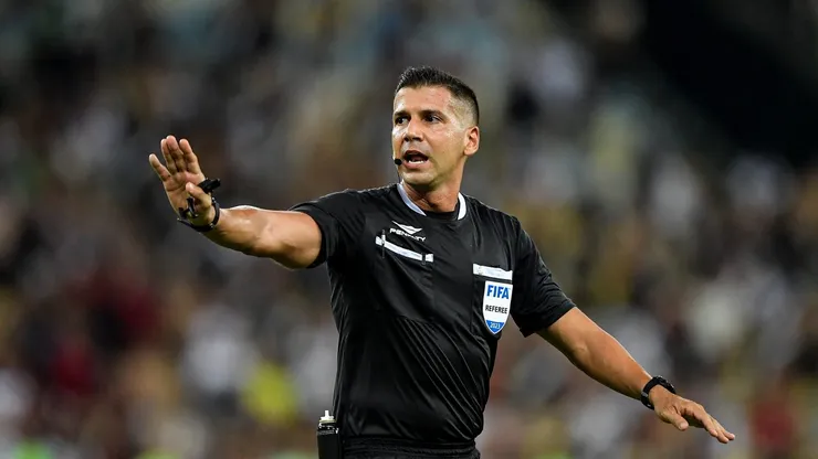 Árbitro Bruno Arleu de Araujo. Foto: Thiago Ribeiro/AGIF