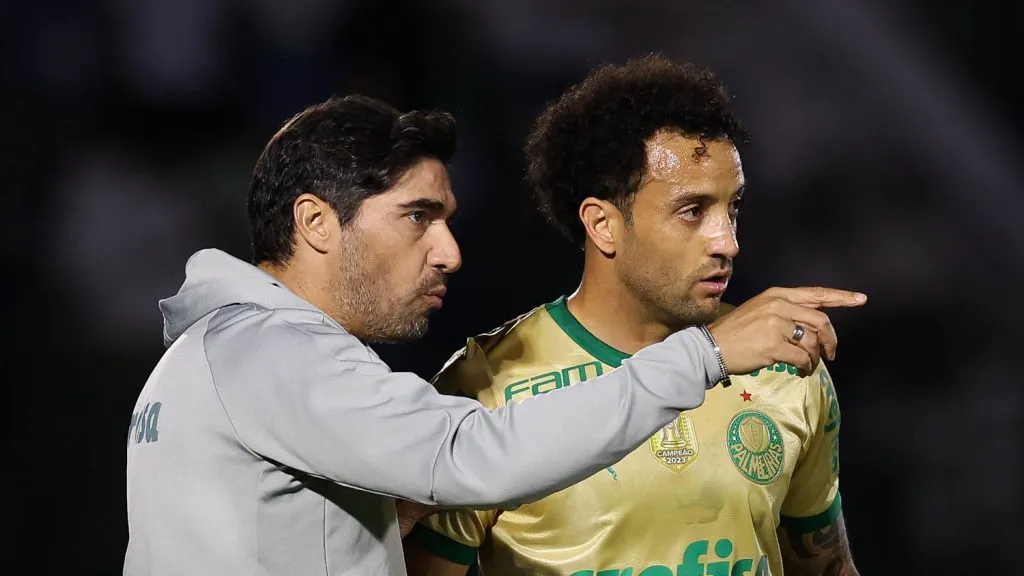 Abel e Felipe Anderson mantém relação muito boa no dia a dia, mas camisa 9 não gostou de ser criticado publicamente contra o Fortaleza – Foto: Cesar Greco/Ag. Palmeiras
