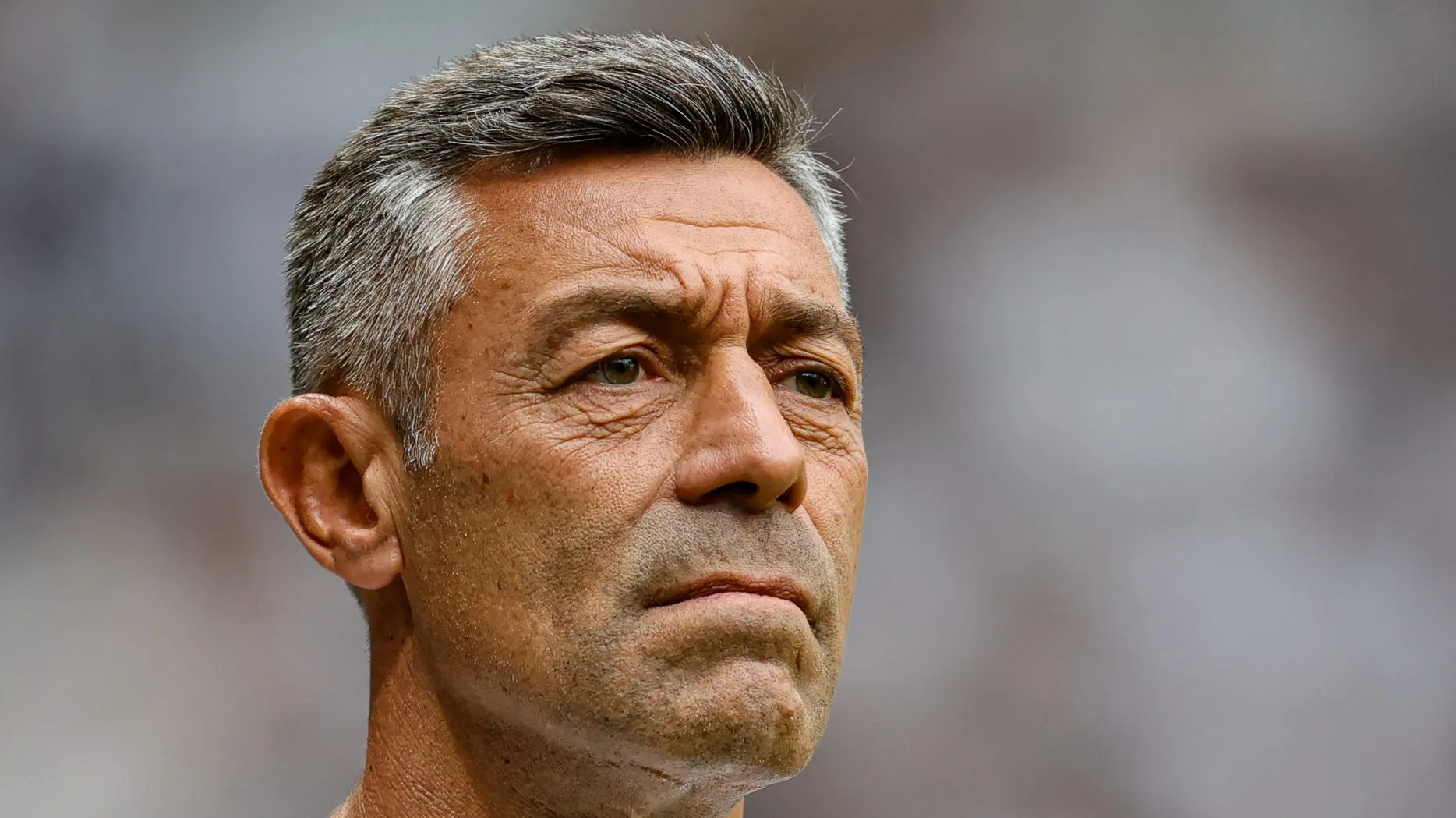 Foto: Gilson Lobo/AGIF – Pedro Caixinha também é alvo do Santos