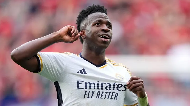 Vini Jr. comemora gol pelo Real Madrid. Foto: Juan Manuel Serrano Arce/Getty Images