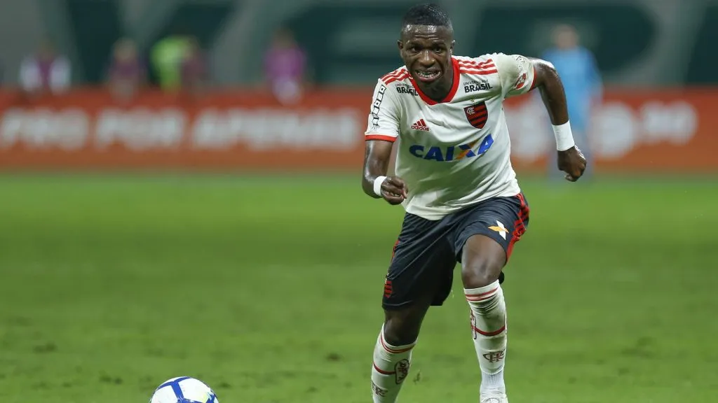 Vini Jr. pelo Flamengo em 2018. Foto: Marcello Zambrana/AGIF