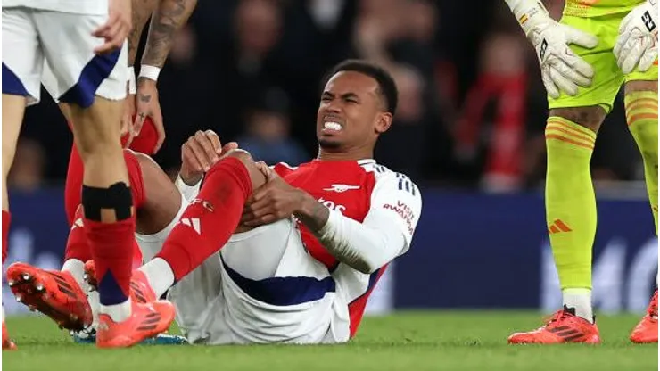 Gabriel Magalhães sente lesão em jogo do Arsenal. Foto: Alex Pantling/Getty Images