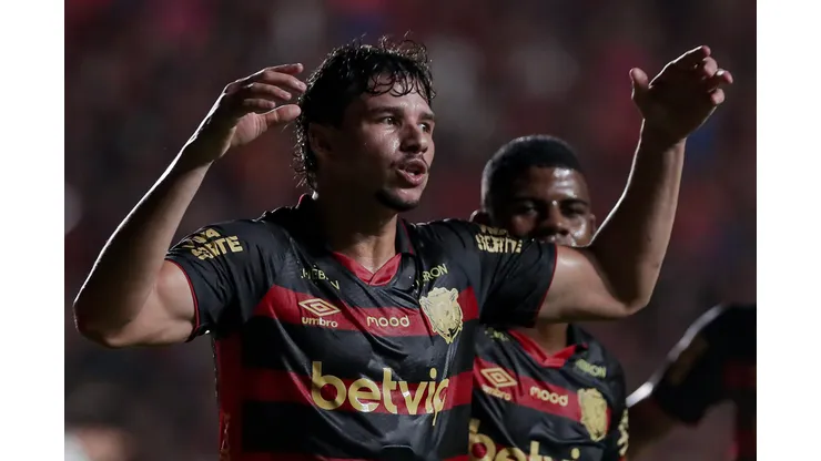 Sport se aproxima cada vez mais do objetivo de acesso à Série A (Foto: Rafael Vieira/AGIF)