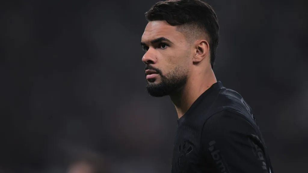 Raniele durante partida. Foto: Ettore Chiereguini/AGIF