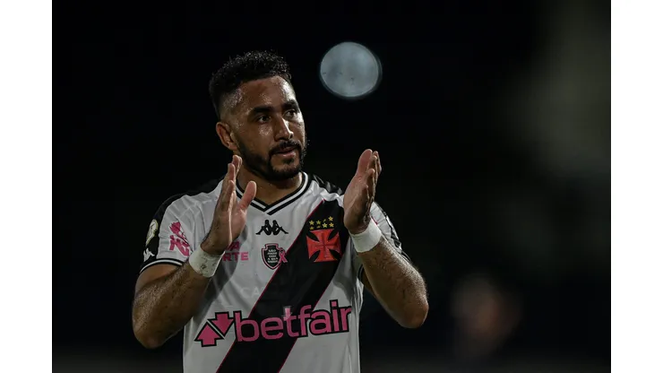 RJ - RIO DE JANEIRO - 24/10/2024 - BRASILEIRO A 2024, VASCO X CUIABA - Payet jogador do Vasco durante partida contra o Cuiaba no estadio Sao Januario pelo campeonato Brasileiro A 2024. Foto: Thiago Ribeiro/AGIF