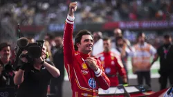 Carlos Sainz comemorando no GP do México