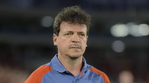 Fernando Diniz durante jogo do Cabuloso contra o Athletico Paranaense.