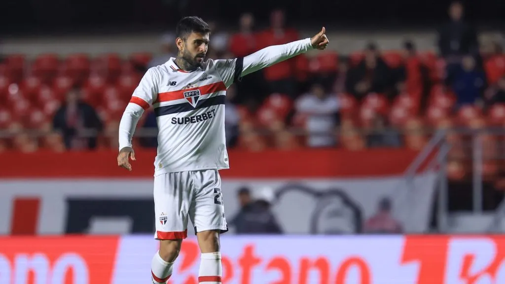 Jogador retornou após empréstimo ao futebol europeu