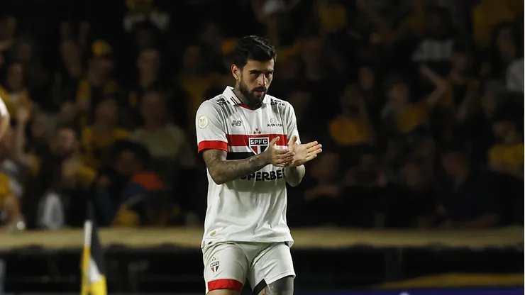 Liziero comemorando o tento anotado no Heriberto Hülse. Foto: Rubens Chiri / São Paulo FC