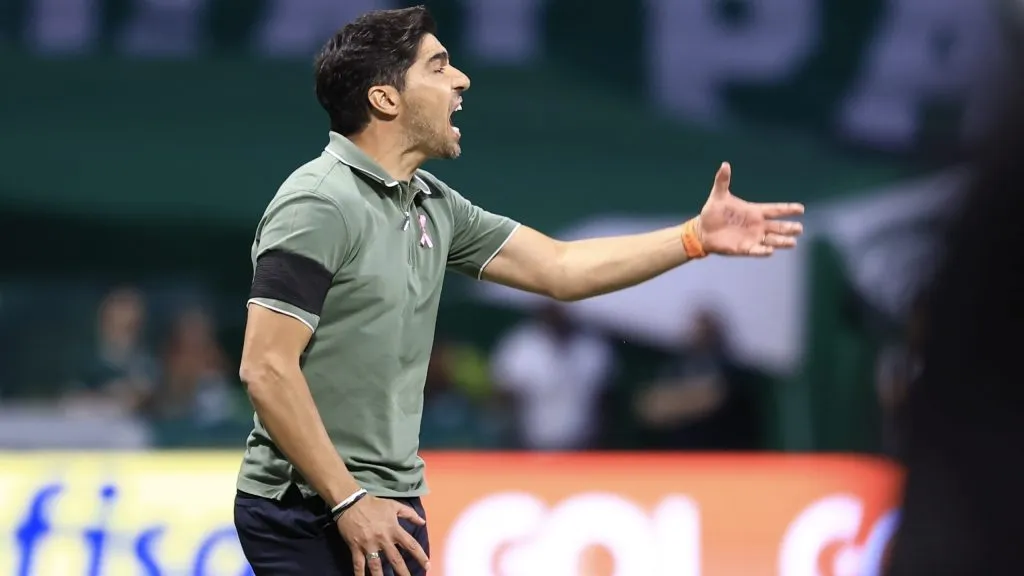 Abel Ferreira técnico do Palmeiras durante partida contra o Fortaleza no Allianz Parque pelo Campeonato Brasileiro A 2024. Foto: Marcello Zambrana/AGIF