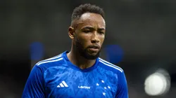 Rafa Silva, atacante do Cruzeiro, foi expulso contra o Athletico com agressão com 3 segundos de jogo