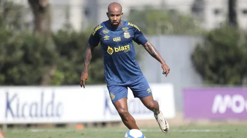 Patrick, jogador do Santos durante treino no Centro de Treinamento CT Rei Pelé