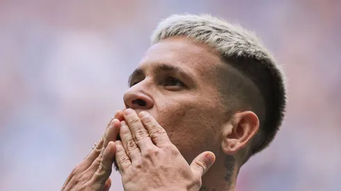 Soteldo comemora gol pelo Tricolor contra o Atlético-GO, na Arena, em Porto Alegre.