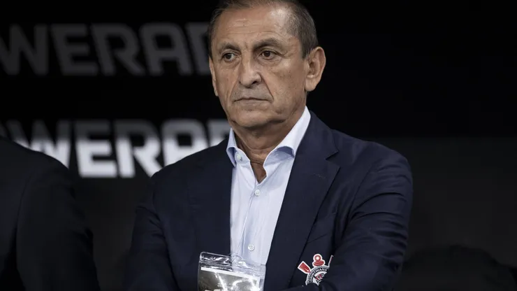Ramón Díaz durante partida entre Corinthians e Red Bull Bragantino, pelas oitavas de final da Copa Sul-Americana, na Neo Química Arena. Foto: Marco Galvão