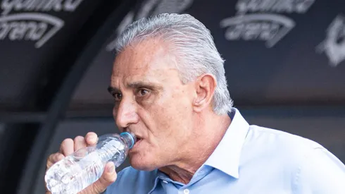 Tite antes do jogo do Fla contra o Corinthians, na Neo Química Arena.