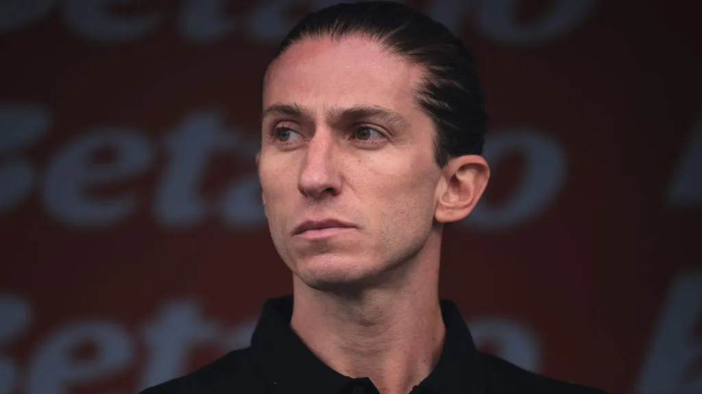 Filipe Luís durante partida. Foto: Ettore Chiereguini/AGIF