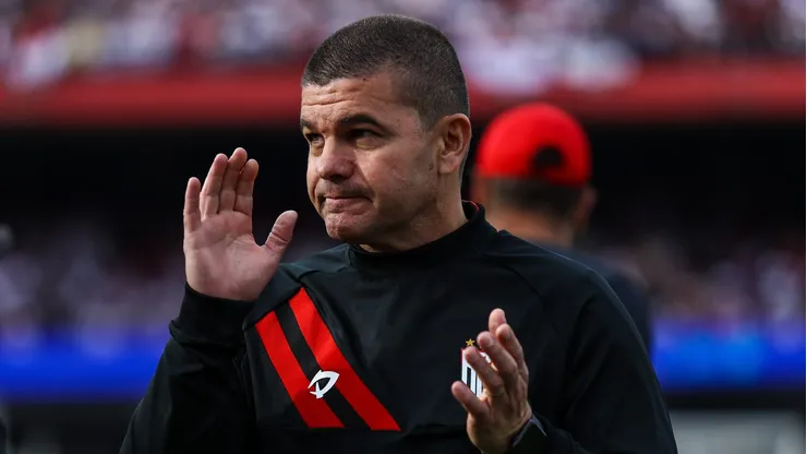 Louzer assumiu o Dragão já durante a competição. Foto: Marco Miatelo/AGIF