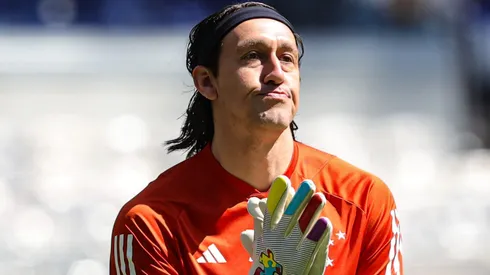 Cássio durante aquecimento em partida contra o Atlético-GO, pelo Campeonato Brasileiro, no Mineirão.