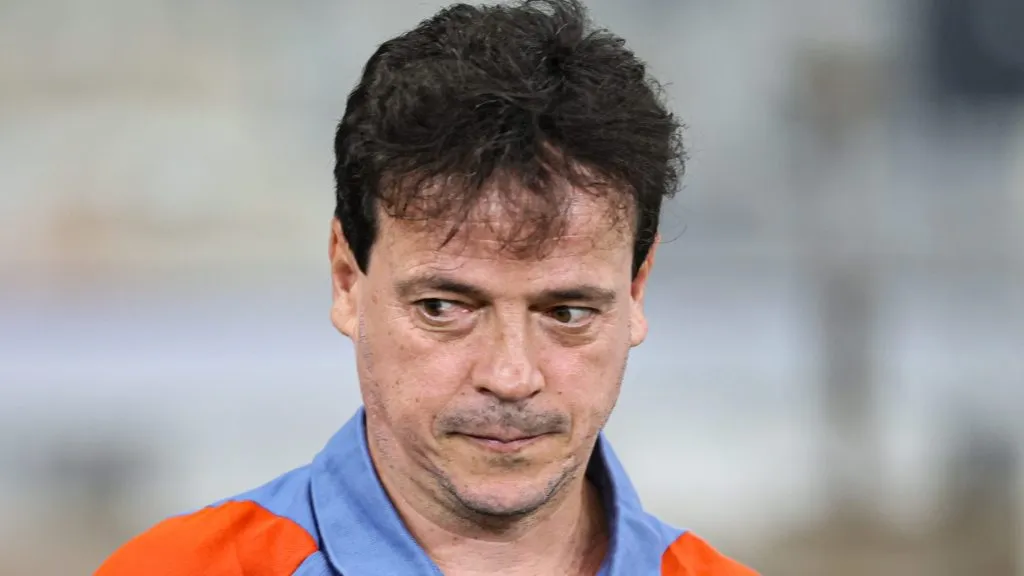 Fernando Diniz durante partida. Foto: Gilson Lobo/AGIF