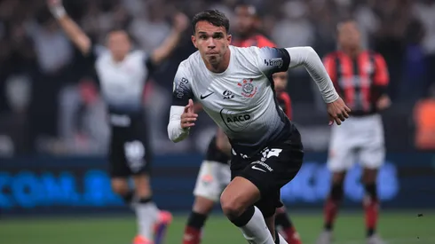 Empresário teria afastado acerto do jogador