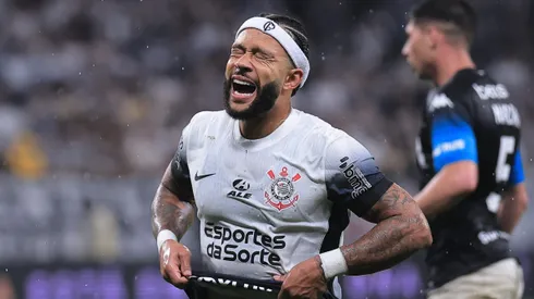 Memphis Depay falou em misto de sentimentos após empate com o Racing-ARG