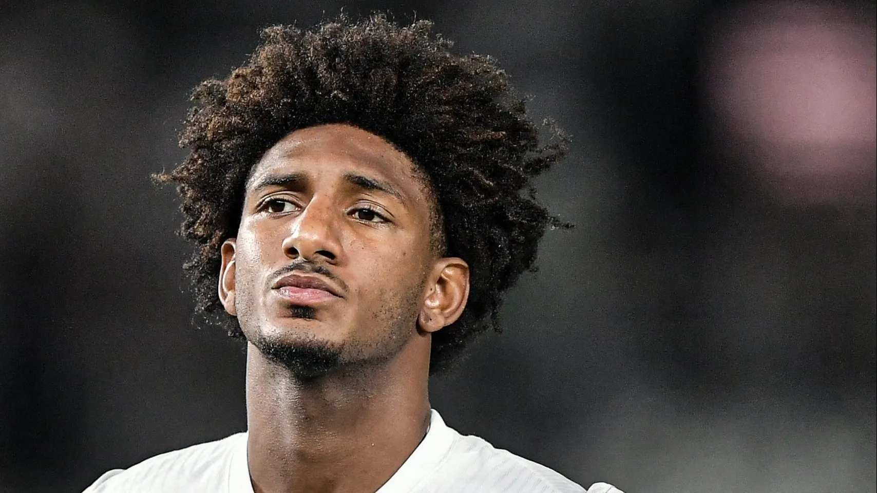 Foto: Thiago Ribeiro/AGIF – Talles Magno jogador do Corinthians durante partida contra o Botafogo no estadio Engenhao pelo campeonato Brasileiro A 2024.