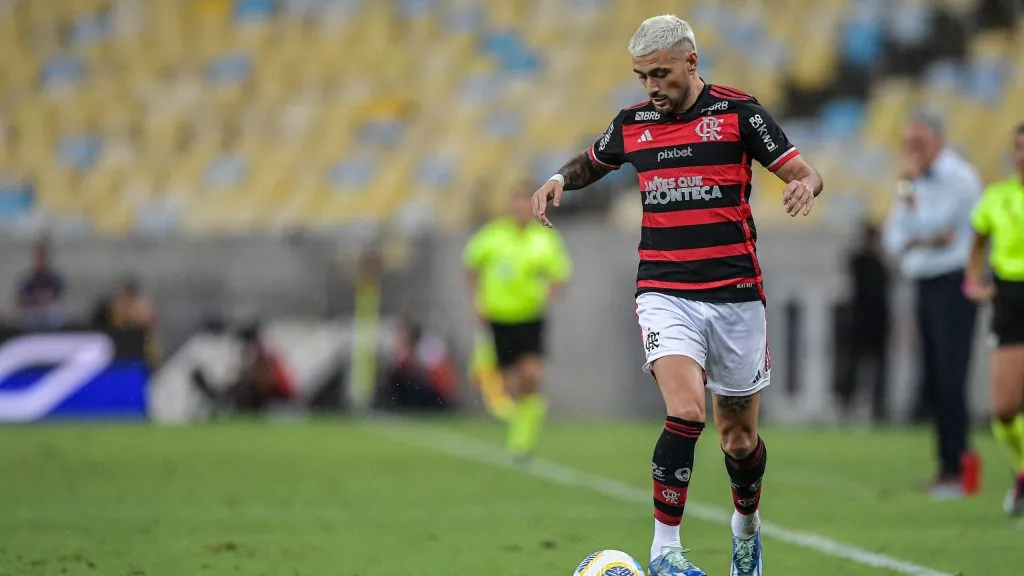 Arrascaeta é alvo de investidas de clube do Catar – Foto: Thiago Ribeiro/AGIF