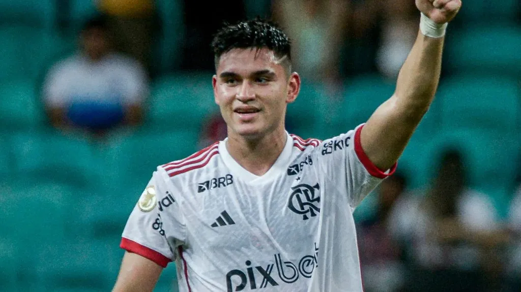 Alcaraz deve substituir De la Cruz. Foto: Jhony Pinho/AGIF