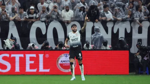 Yuri Alberto anotou dois golaços pelo Corinthians.