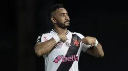 Payet é elogiado pela torcida do Vasco após vitória contra o Cuiabá