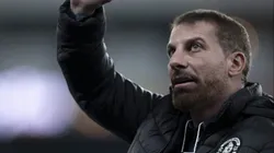 Vasco busca soluções com Pedrinho.